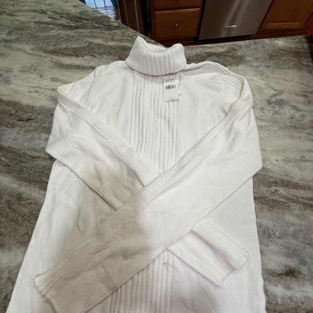 Banana Republic Classic White Turtleneck Sweater